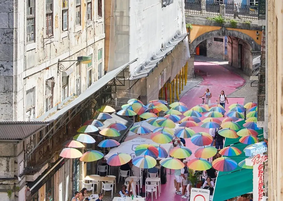 Sunny Pink Street Historical Apt, By Timecooler-1